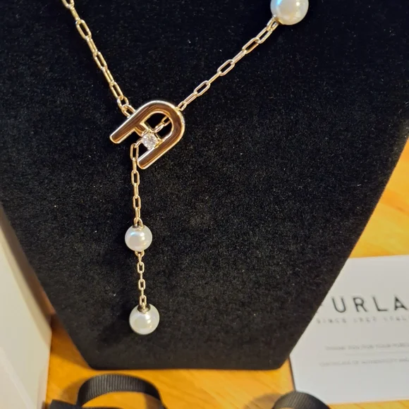 Furla Arch Pearl Necklace With Dustbag and Box Full Inclusion NWT - Picture 6 of 13